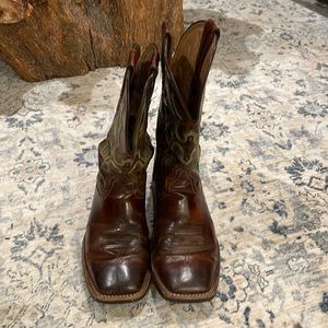 Ariat mens western square toe boots size 9.5D